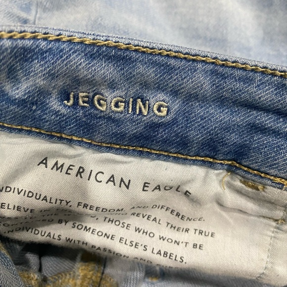 American Eagle Super Stretch Jegging Size 8R Light Wash Skinny Jeans - Picture 6 of 7